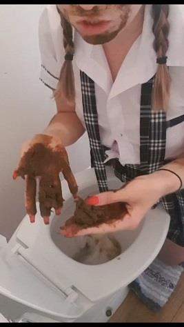 CremeDeLaJen starring in Schoolgirl plays with poop out of toilet - ScatShop (UltraHD 2K 1280p / Scat)