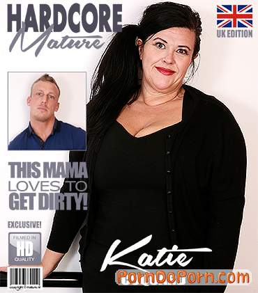 Katie Coquard (EU) (45) starring in British curvy housewife Katie Coquard fucking and sucking - Mature.nl, Mature.eu (FullHD 1080p)