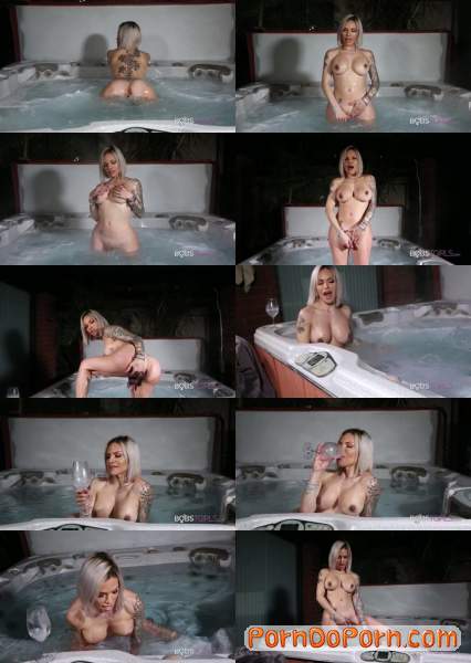 Foxxy starring in Hott Tub - bobstgirls (FullHD 1080p)