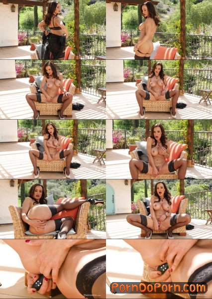 Lisa Ann starring in Patio Playtime - TheLisaAnn (FullHD 1080p)