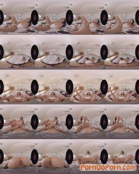 Jolee Love, Steve Q starring in Hot pizza - VirtualRealPorn (UltraHD 4K 2700p / 3D / VR)