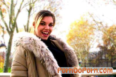 Clementine Marceau starring in Ines, 18ans, fait monter la temperature ! - JacquieEtMichelTV (FullHD 1080p)