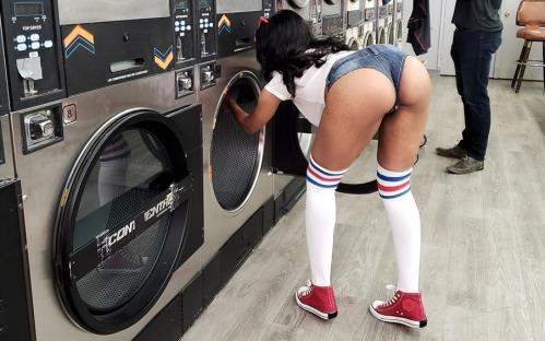 Jenna Foxx starring in Thick Laundromat Lust - TeamSkeet, Thickumz (HD 720p)
