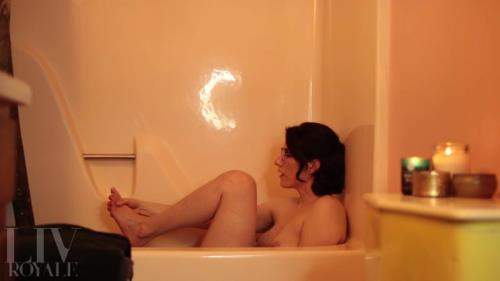LivRoyale starring in Watch Me Take a Bath - ManyVids, Clips4sale (SD 360p)