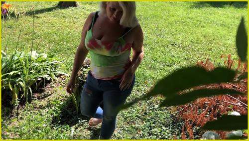 Paintedrose starring in Son Mows Mommy's Lawn - Paintedrose.live, Manyvids (FullHD 1080p)