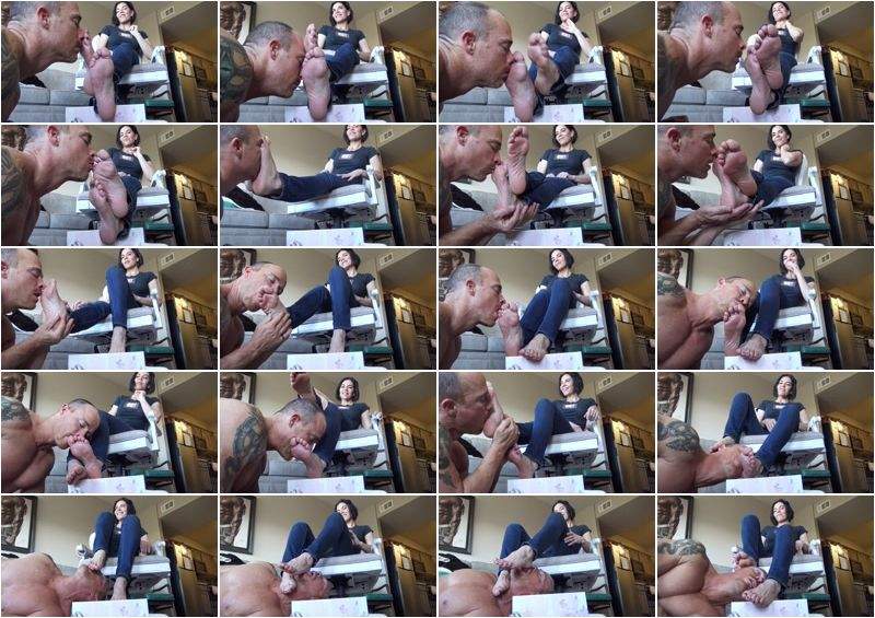 Goddess Zephy starring in Owned By Smelly Feet - Clips4sale (FullHD 1080p)