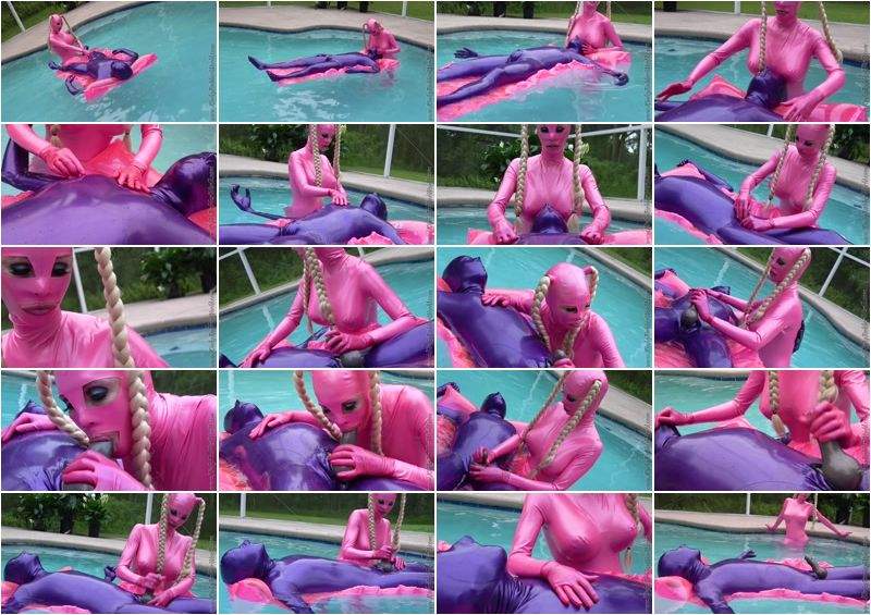 Kinky Rubber World, Lara Playing With Rubber Jeff In Latex Blindmask On The Pool Float - Clips4sale (FullHD 1080p)