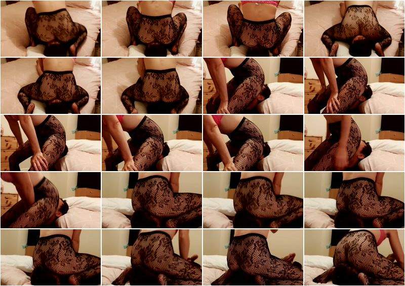 Smothering And Face Bouncing In Fishnet Tights - FullweightFemdomFacesitting (FullHD 1080p)