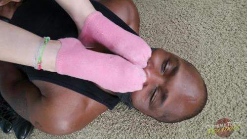 Dacey Harlot - Smothering Your Nose With Sweatsoaked Socks And Toejam - ExtremeToetalFootdom (FullHD 1080p)