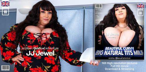 JJ Jewel (EU) (42) starring in Curvy MILF JJ Jewel with her big natural tits - Mature.nl (FullHD 1080p)