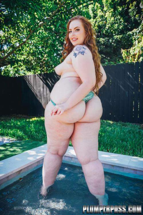 Mia Dior starring in Poolside Pawg - PlumperPass (FullHD 1080p)