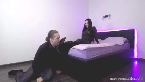 Veronica Snezna - Dirty Boots Licking - MistressNatasha (FullHD 1080p)