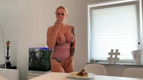 Devil Sophie, SteffiBlond starring in Breakfast is ready - I come kack and piss your plate full - ScatShop (UltraHD 4K 2160p / Scat)