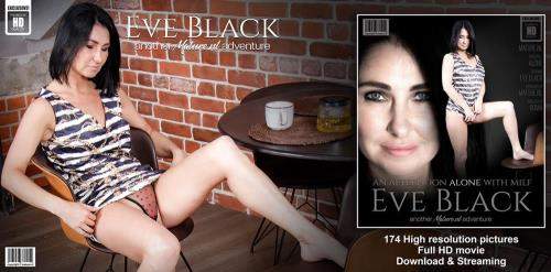 Eve Black (38) starring in MILF Eve Black loves to play with her wet shaved pussy - Mature.nl (FullHD 1080p)