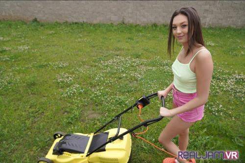 Isabella De Laa starring in The Break for Hot Lawnmower - VR Porn (FullHD 1080p / 3D / VR)