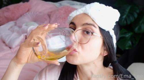 Ema Lee starring in Waking Up To a Glass of Hot Yellow Piss - Fansly (FullHD 1080p / Pissing)