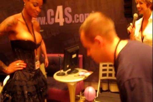 Crudelis Amator Ballbusting Fetish - Fetishcon 2010 Ballbusting Demonstration - Clips4sale (SD 480p)