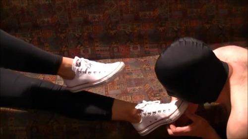 Mistress Footworship - Lick My Converse Clean Loser - UkMistressElise (SD 480p)