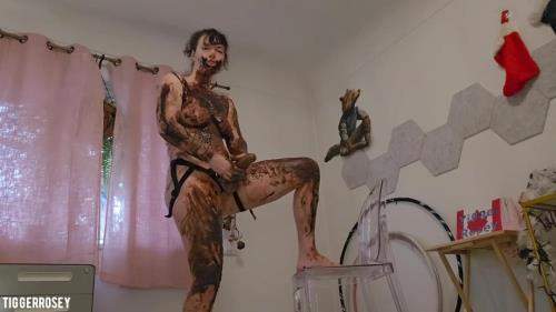 Tigger Rosey starring in Chocolate Cake and Syrup Sploshing with Futanari Jerk Off (FullHD 1080p)