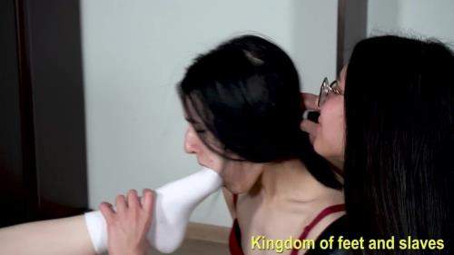 A hot surprise for Isabella - Kingdom Of Feet And Slaves (FullHD 1080p)